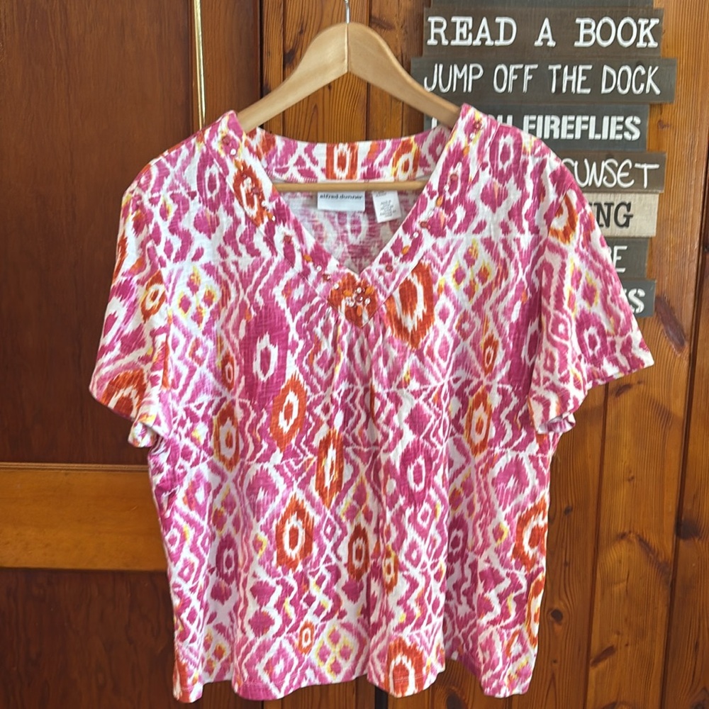 Alfred Dunner Pink White Top Size L geometric animal print beaded collar